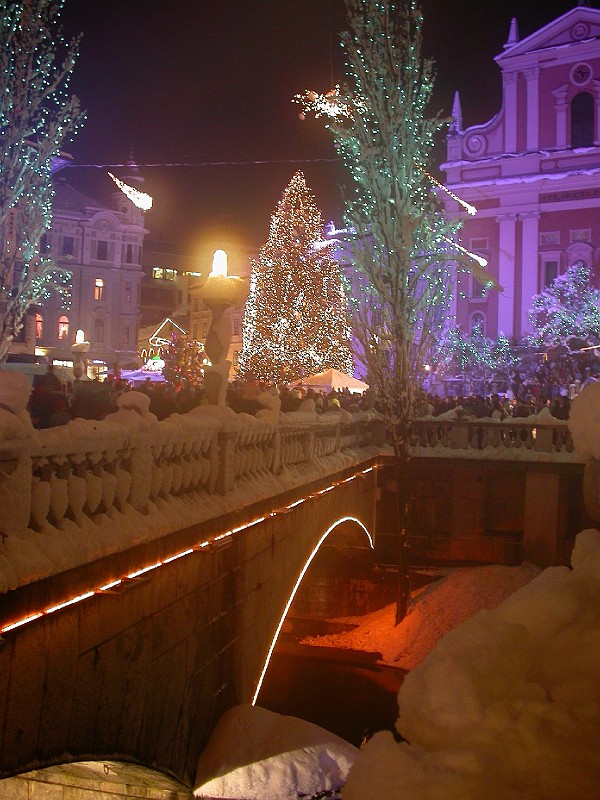 New Year Lights - Presernov trg 2.jpg